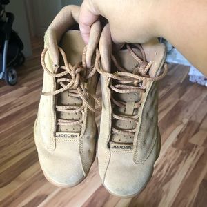 Boys Jordan’s sneakers size 2